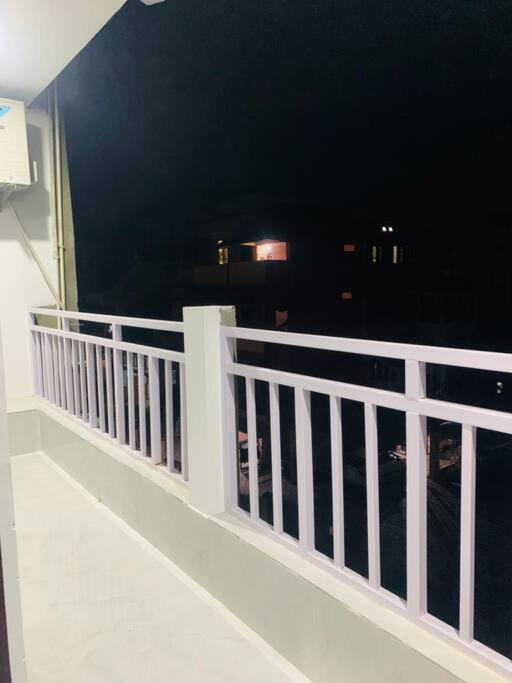 구와하티 White Orchid, Unique & Stylish, Executive 2Bhk. 아파트 외부 사진