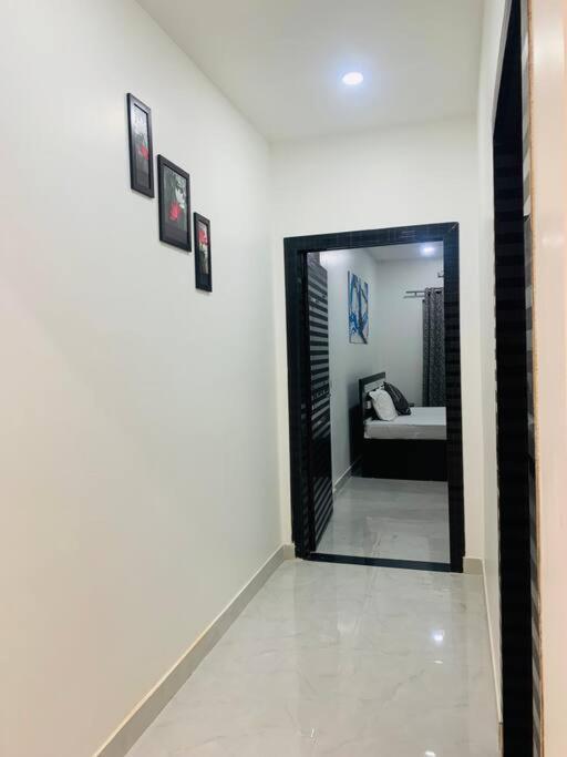 구와하티 White Orchid, Unique & Stylish, Executive 2Bhk. 아파트 외부 사진